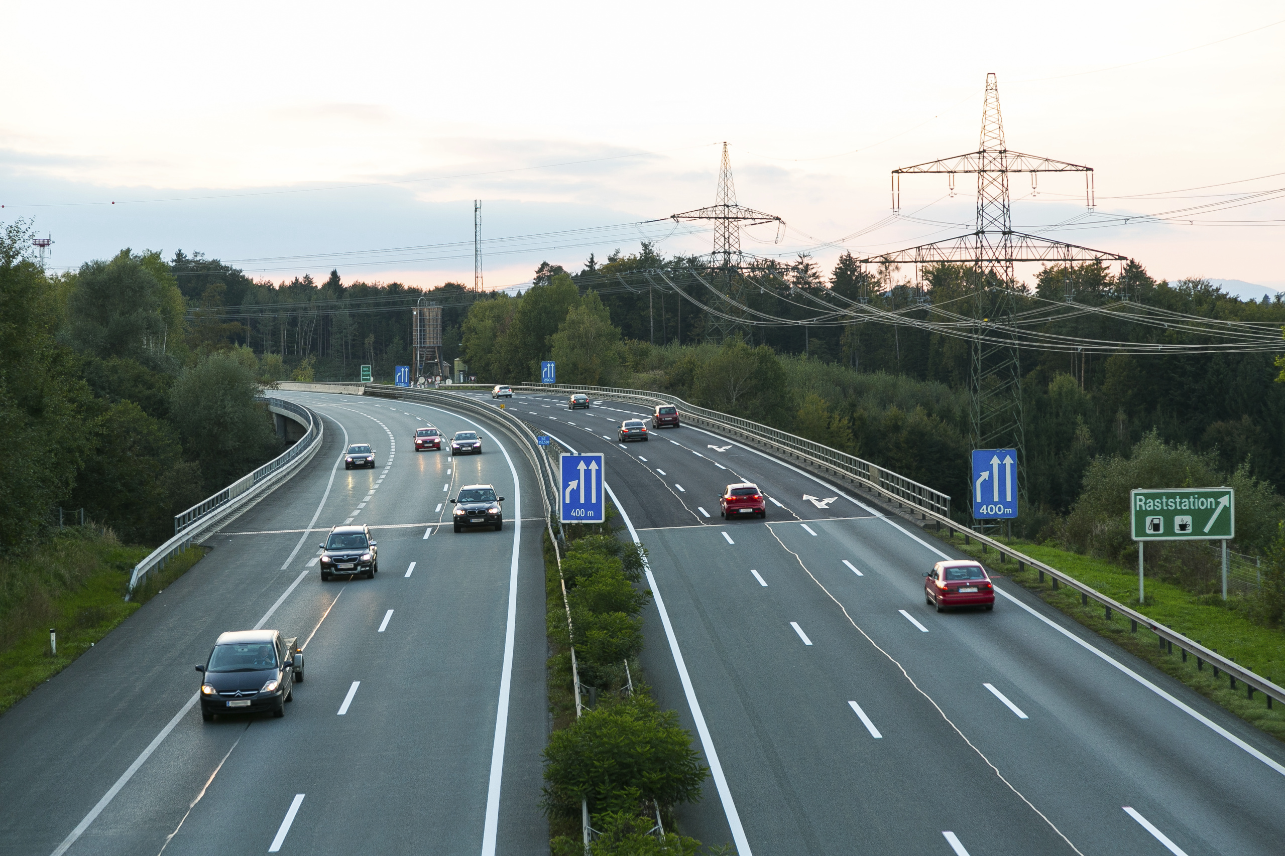 Autobahn in Abendstimmung